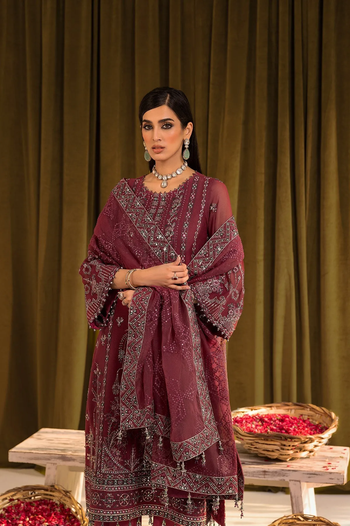 Alizeh Mehfil-e-Uroos Formal Collection – Famya - V16D04 Embroidered Chiffon Magenta