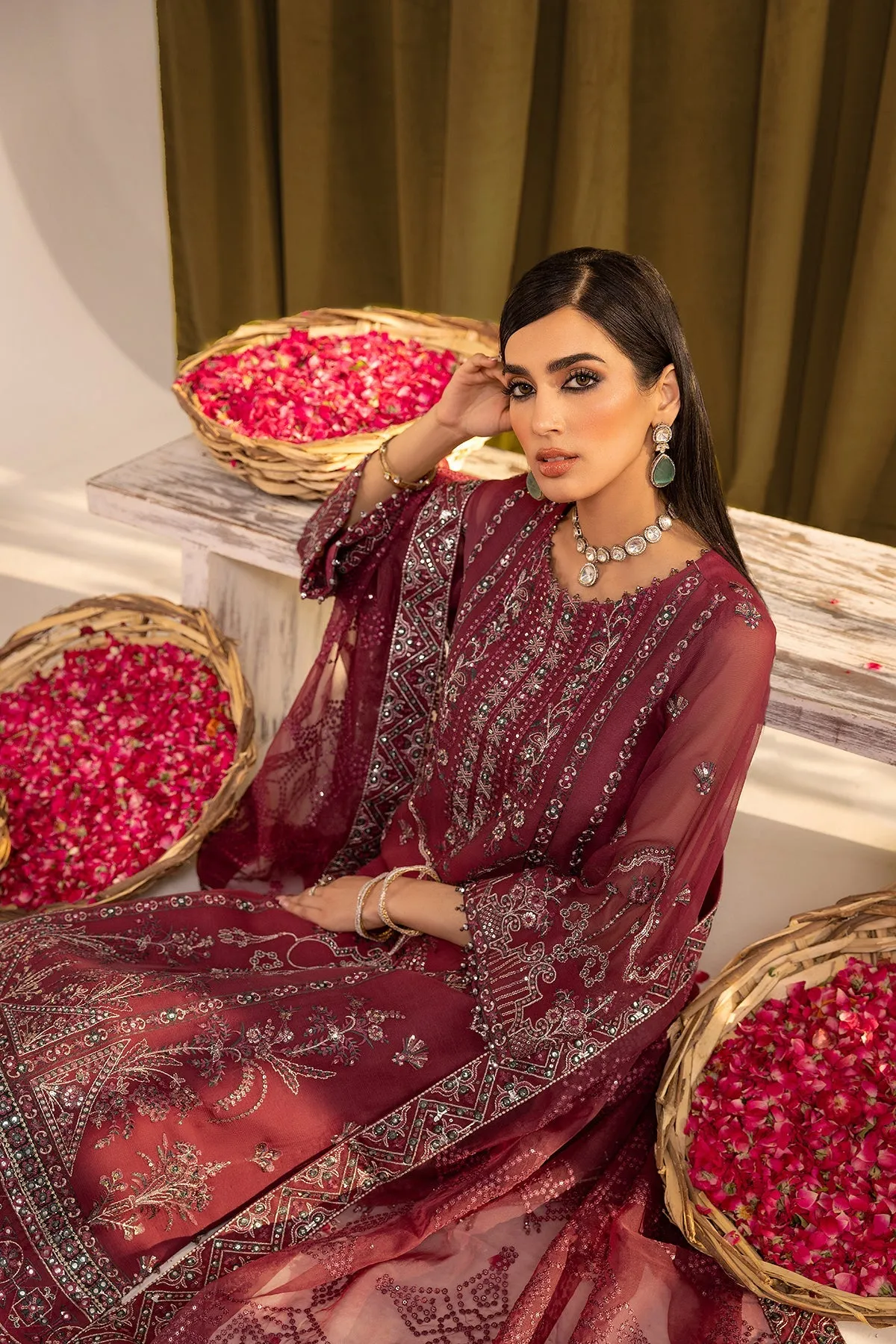 Alizeh Mehfil-e-Uroos Formal Collection – Famya - V16D04 Embroidered Chiffon Magenta