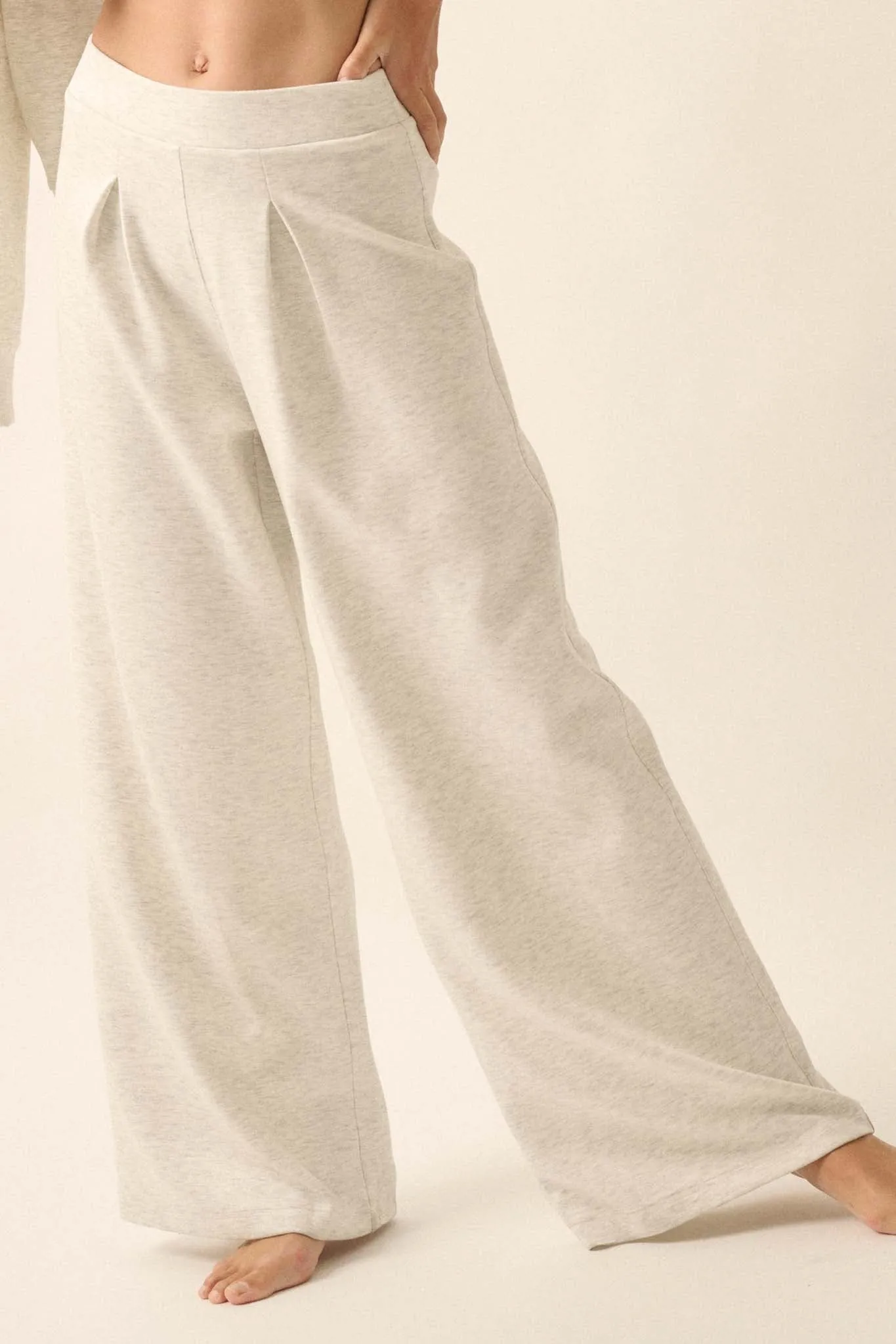 Premium Scuba Pleated Wide-Leg Pants