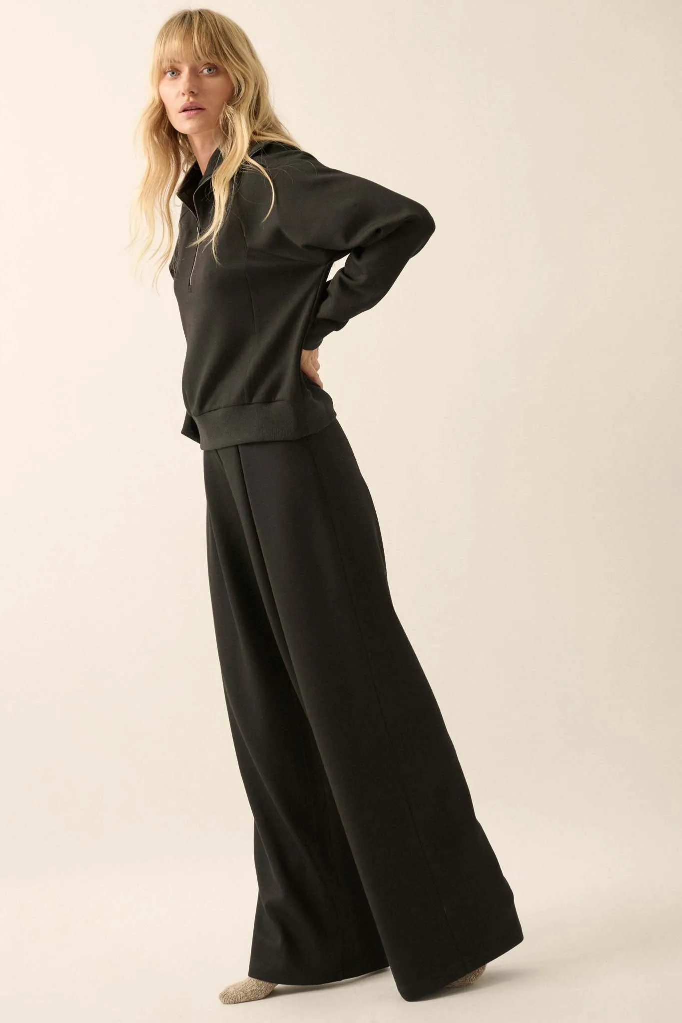 Premium Scuba Pleated Wide-Leg Pants
