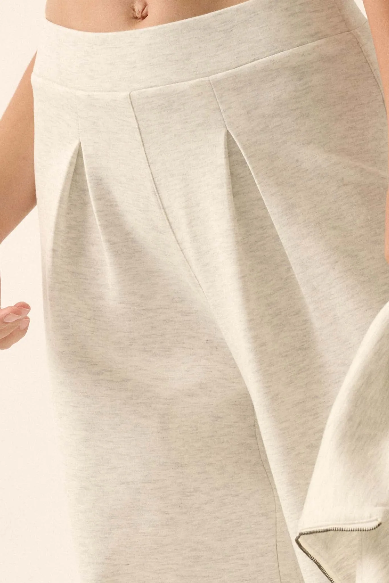 Premium Scuba Pleated Wide-Leg Pants