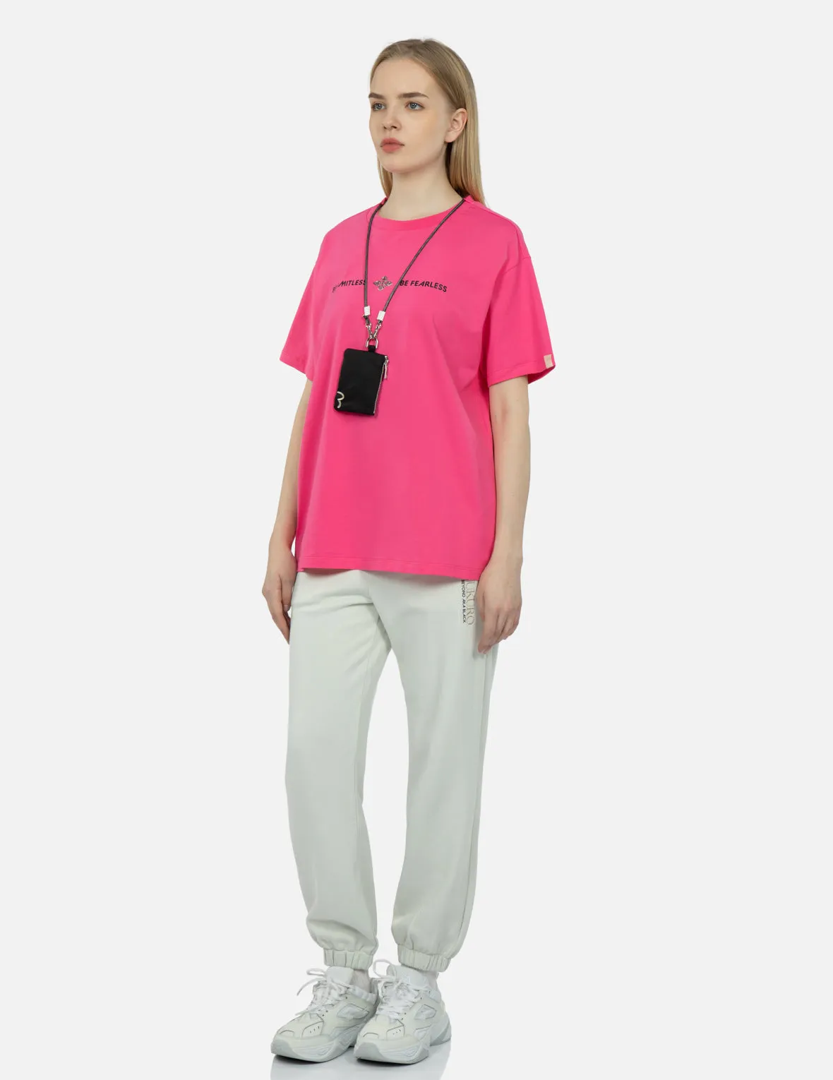 Slogan Print T-shirt With a Detachable Pouch