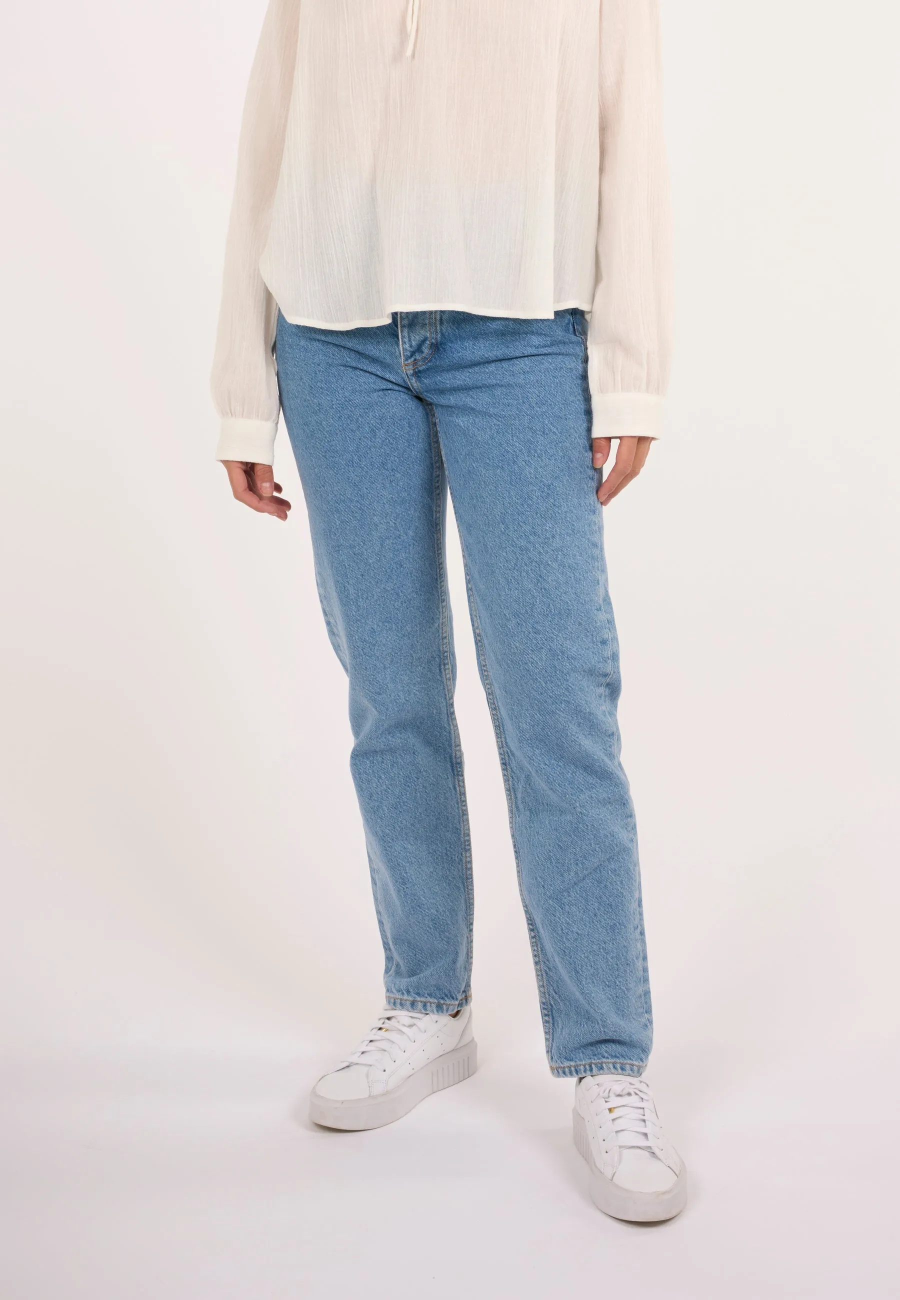 STELLA tapered denim jeans light blue REBORN™ - Bleached Stonewash