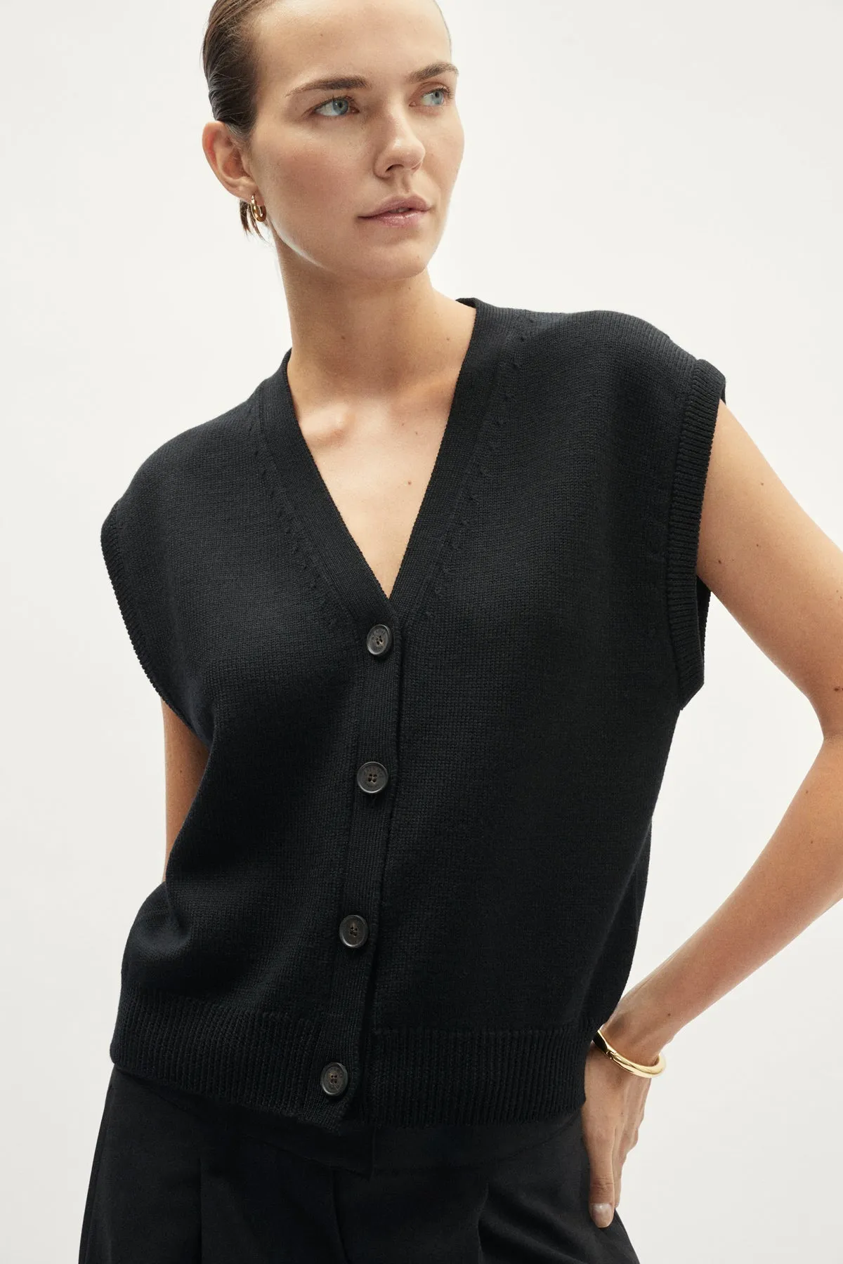 The Merino Wool Buttoned Vest