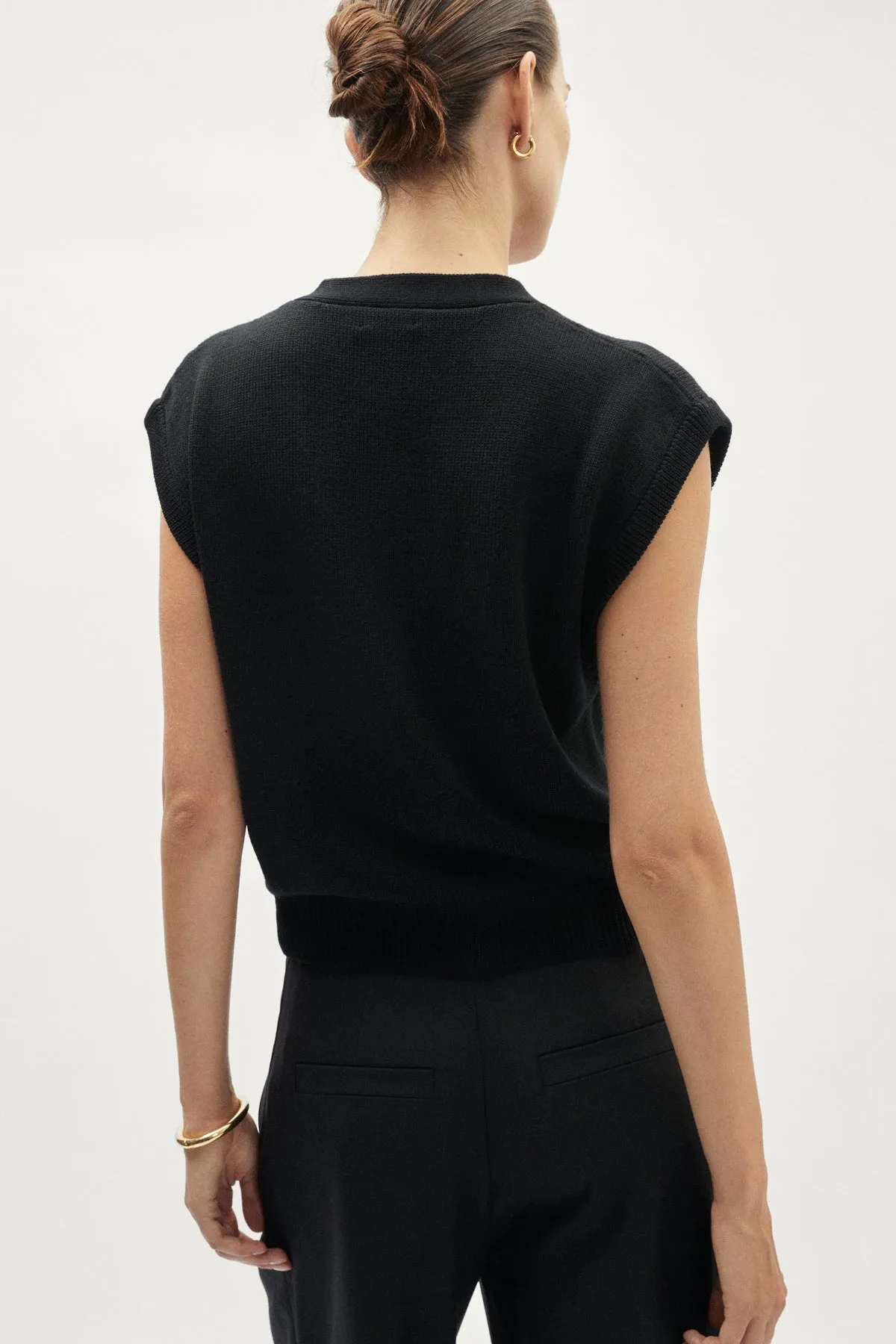 The Merino Wool Buttoned Vest