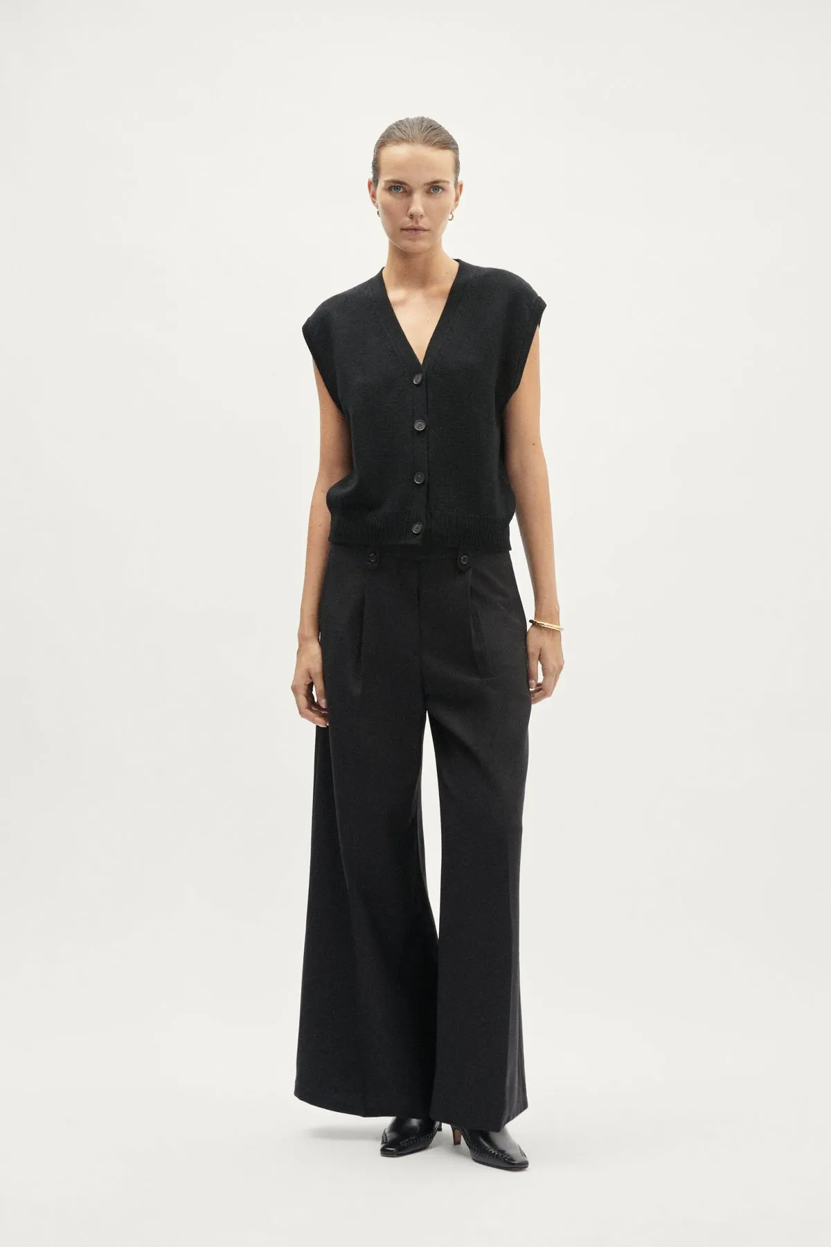 The Merino Wool Buttoned Vest